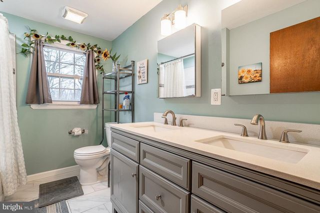 421 HAMPTON LN, Somerdale, NJ 08083