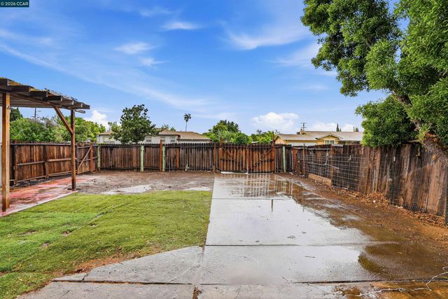 308 W 17th, Pittsburg, CA 94565