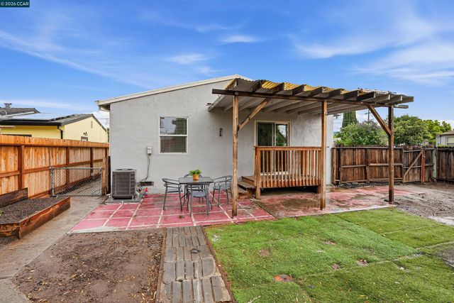 308 W 17th, Pittsburg, CA 94565