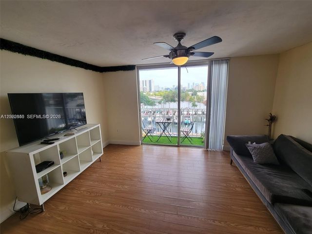 1740 NW N River Dr 512, Miami, FL 33125
