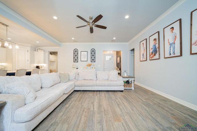 201 Cates Ln, White Oak, TX 75693