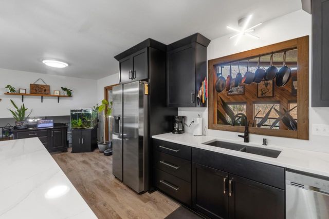 909 BROOKWOOD COURT, Oshkosh, WI 54902