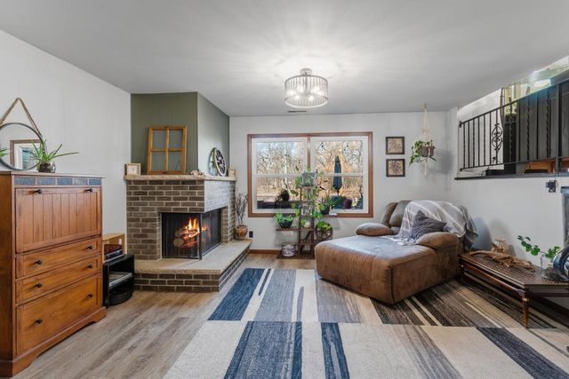 909 BROOKWOOD COURT, Oshkosh, WI 54902