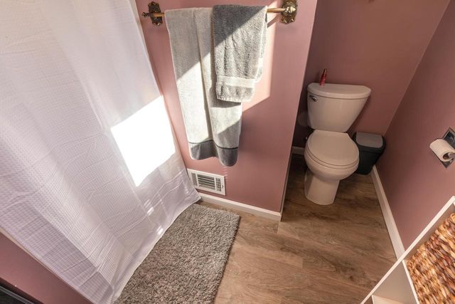 909 BROOKWOOD COURT, Oshkosh, WI 54902