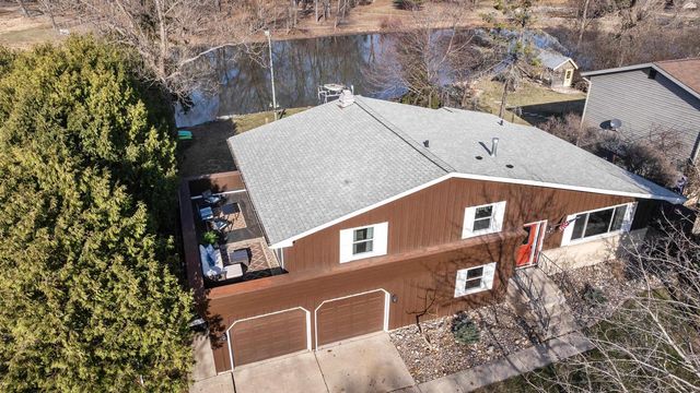 909 BROOKWOOD COURT, Oshkosh, WI 54902