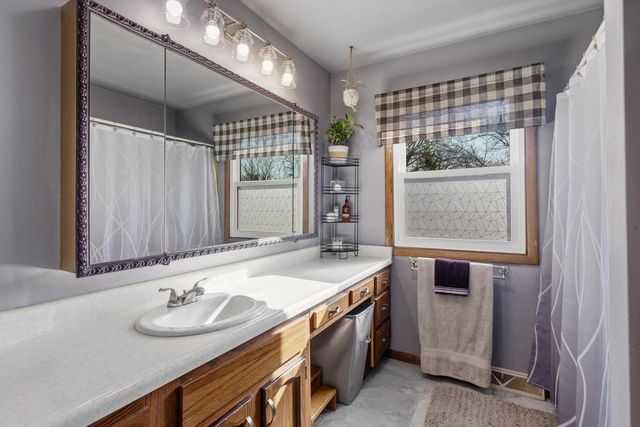 909 BROOKWOOD COURT, Oshkosh, WI 54902