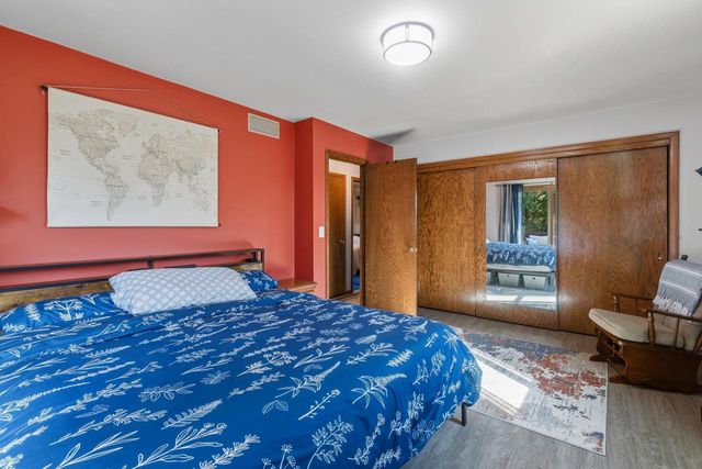 909 BROOKWOOD COURT, Oshkosh, WI 54902