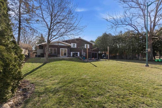 909 BROOKWOOD COURT, Oshkosh, WI 54902