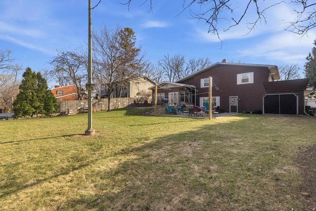 909 BROOKWOOD COURT, Oshkosh, WI 54902