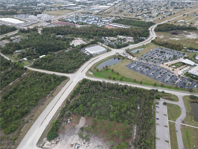 2511 Diplomat PKWY E, Cape Coral, FL 33909