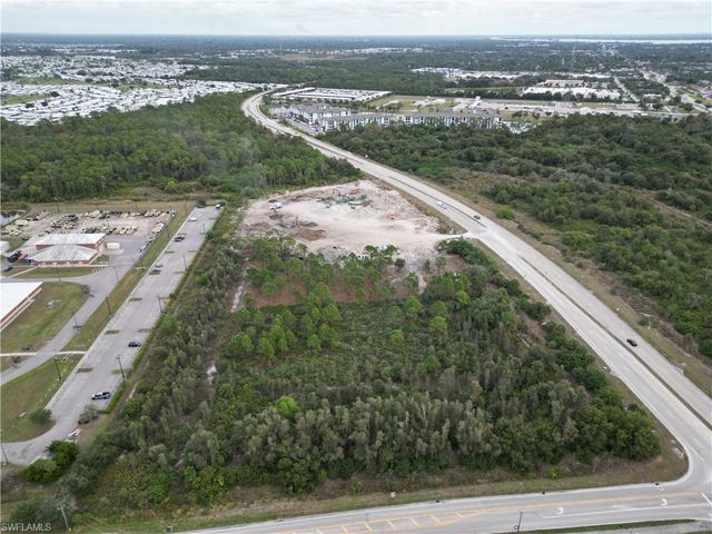 2511 Diplomat PKWY E, Cape Coral, FL 33909