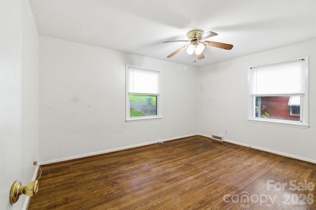 1909 Camp Greene Street, Charlotte, NC 28208