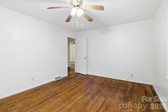 1909 Camp Greene Street, Charlotte, NC 28208