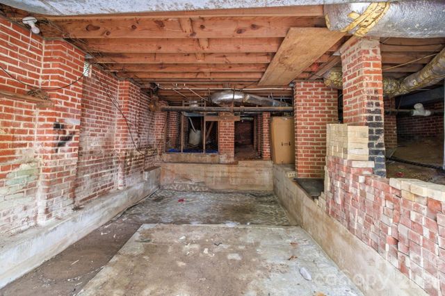 1909 Camp Greene Street, Charlotte, NC 28208