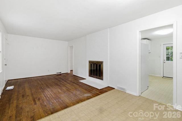 1909 Camp Greene Street, Charlotte, NC 28208