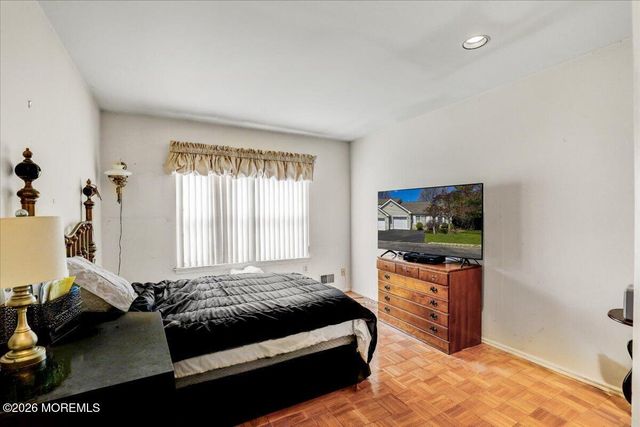 74 Ridge Place, Freehold, NJ 07728