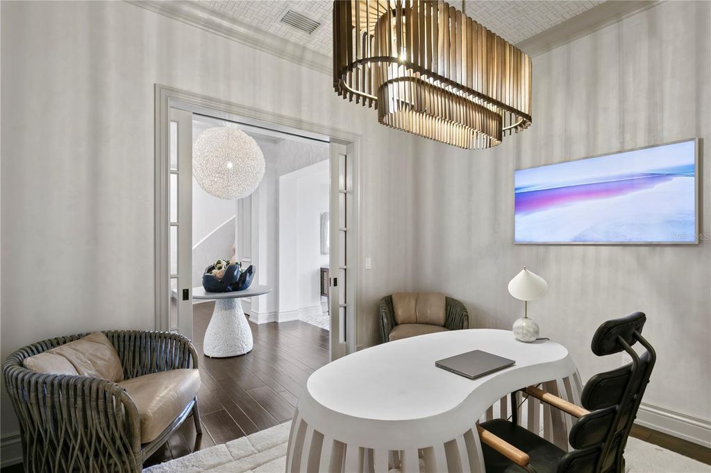 Image 12 of property listing at 4518 W ROSEMERE ROAD, Tampa, FL 33609