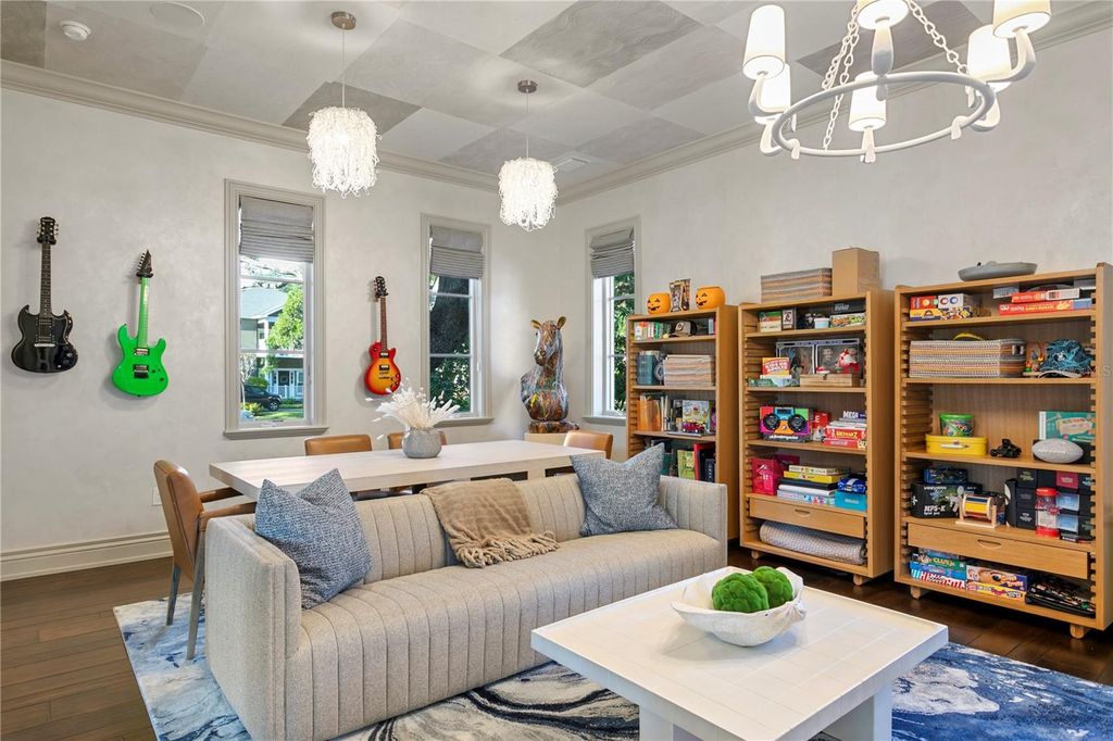 Image 35 of property listing at 4518 W ROSEMERE ROAD, Tampa, FL 33609