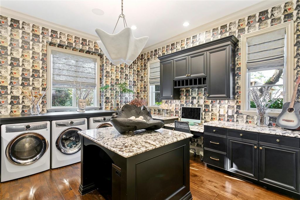 Image 40 of property listing at 4518 W ROSEMERE ROAD, Tampa, FL 33609