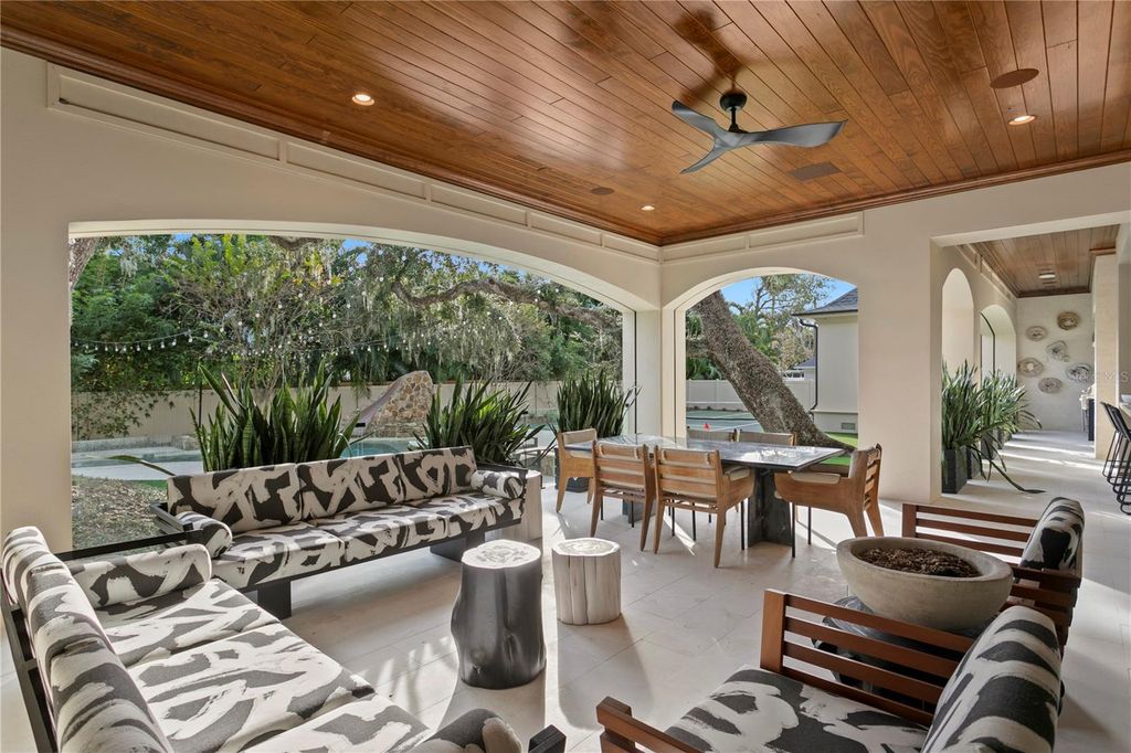 Image 5 of property listing at 4518 W ROSEMERE ROAD, Tampa, FL 33609