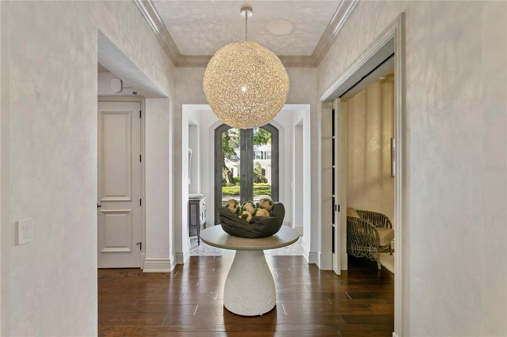 Image 7 of property listing at 4518 W ROSEMERE ROAD, Tampa, FL 33609