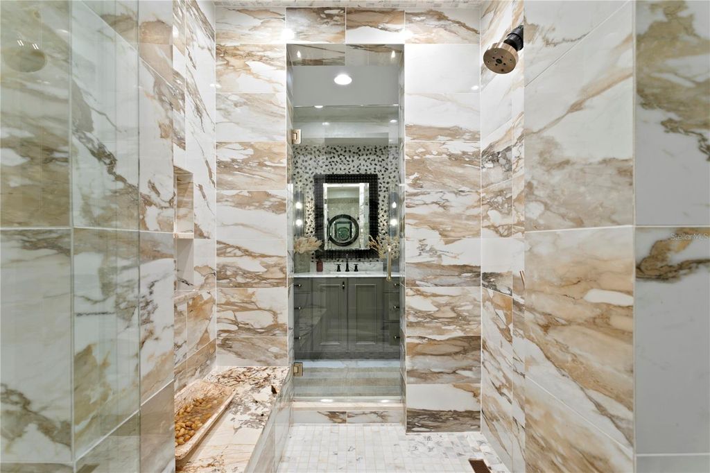 Image 64 of property listing at 4518 W ROSEMERE ROAD, Tampa, FL 33609