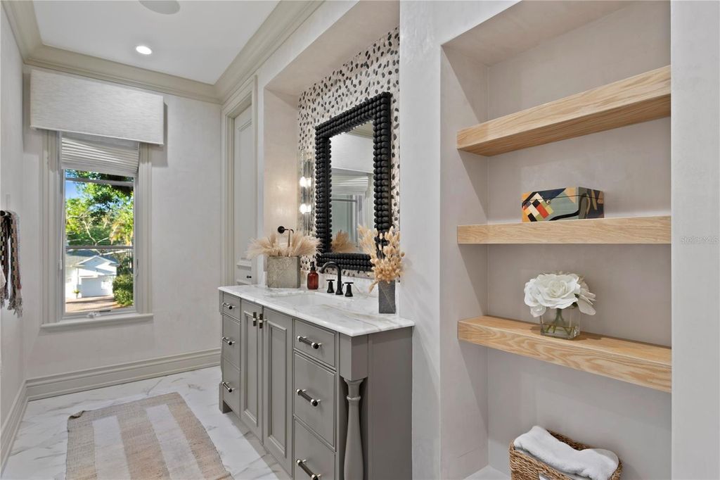 Image 67 of property listing at 4518 W ROSEMERE ROAD, Tampa, FL 33609