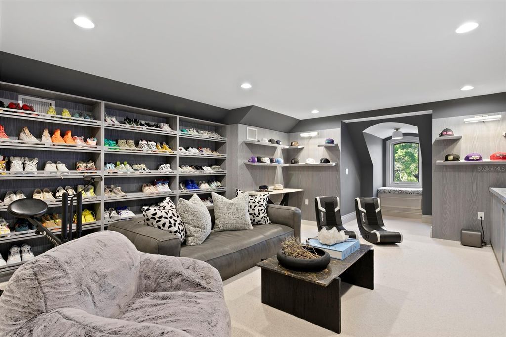 Image 70 of property listing at 4518 W ROSEMERE ROAD, Tampa, FL 33609