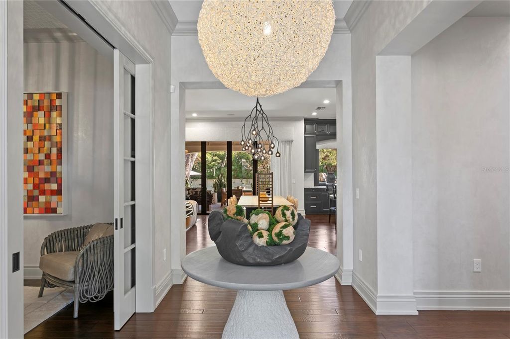 Image 9 of property listing at 4518 W ROSEMERE ROAD, Tampa, FL 33609