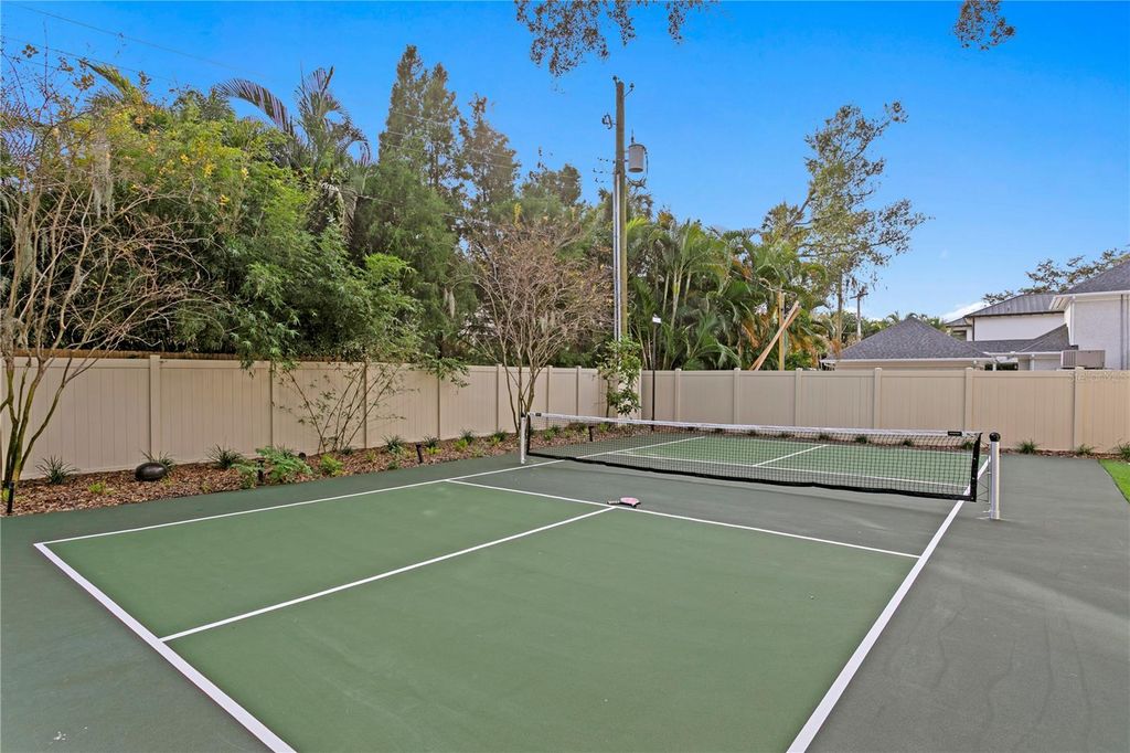 Image 90 of property listing at 4518 W ROSEMERE ROAD, Tampa, FL 33609