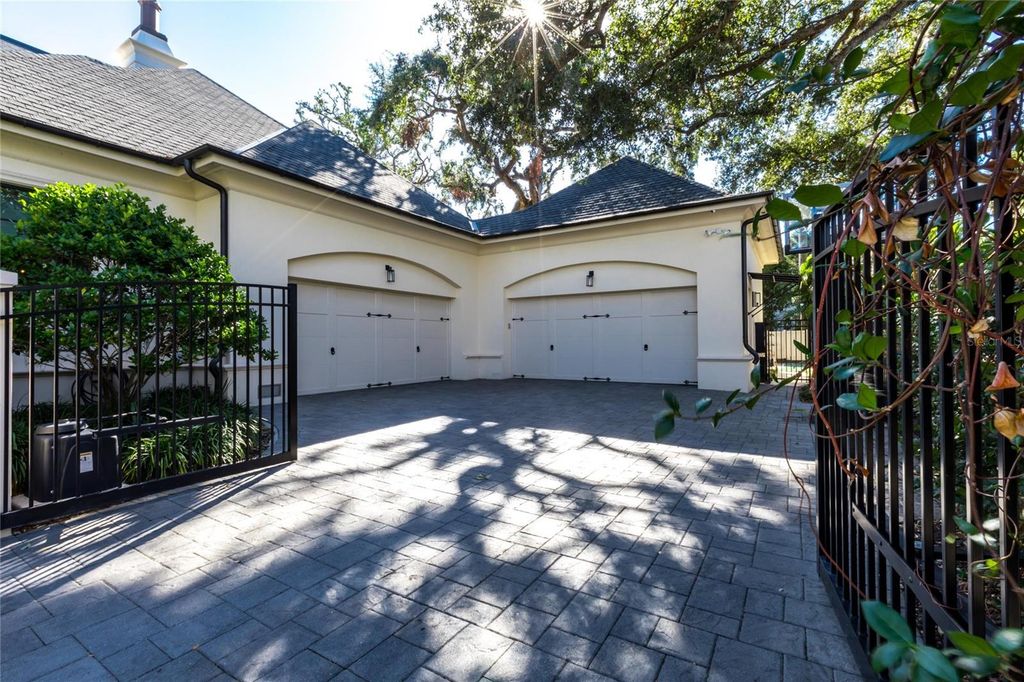 Image 94 of property listing at 4518 W ROSEMERE ROAD, Tampa, FL 33609