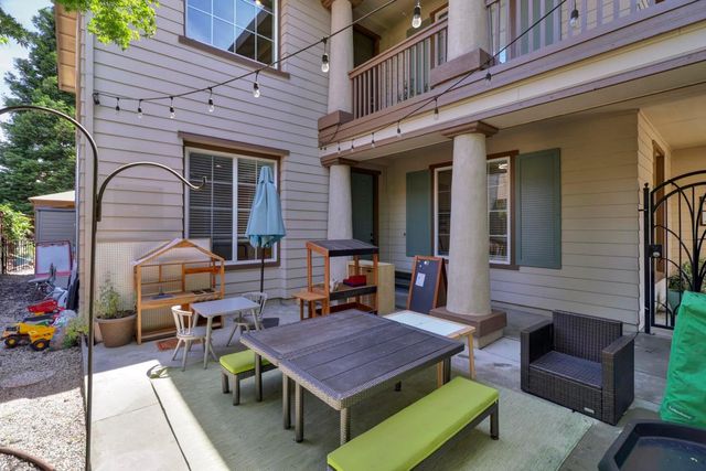 2133 Greatfield Dr, Roseville, CA 95747
