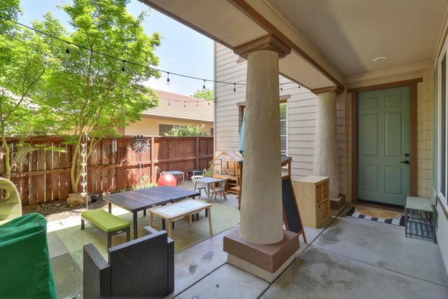 2133 Greatfield Dr, Roseville, CA 95747