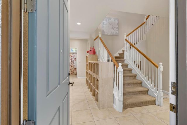 2133 Greatfield Dr, Roseville, CA 95747