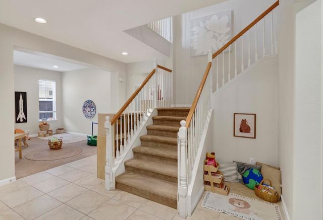 2133 Greatfield Dr, Roseville, CA 95747