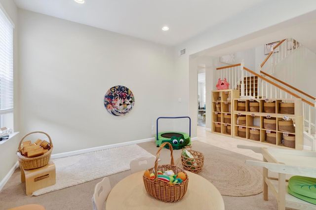 2133 Greatfield Dr, Roseville, CA 95747