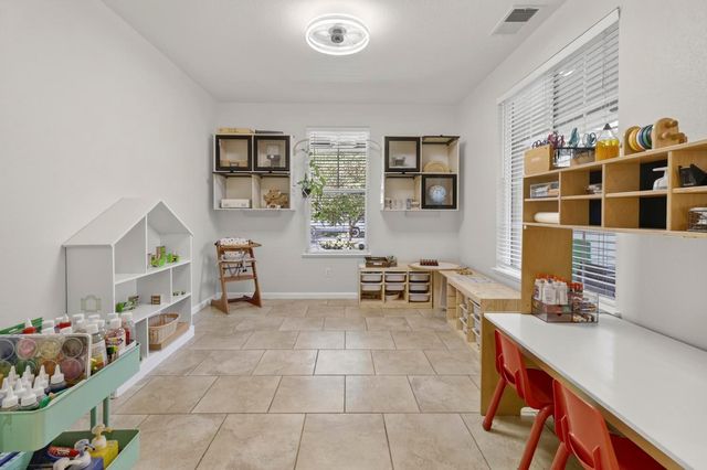 2133 Greatfield Dr, Roseville, CA 95747