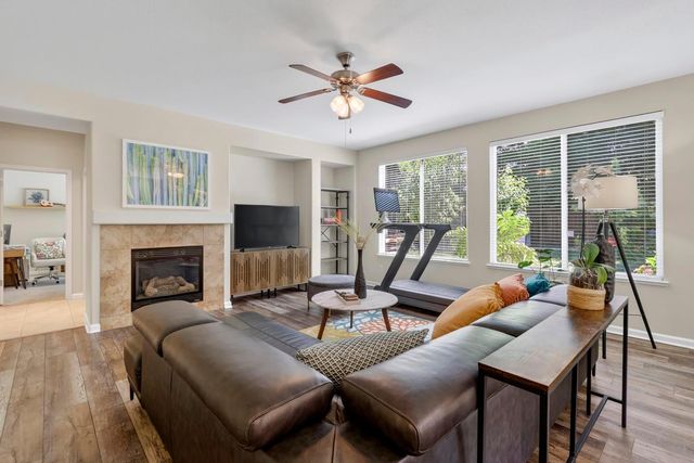 2133 Greatfield Dr, Roseville, CA 95747