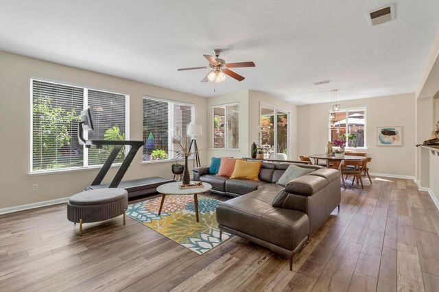 2133 Greatfield Dr, Roseville, CA 95747