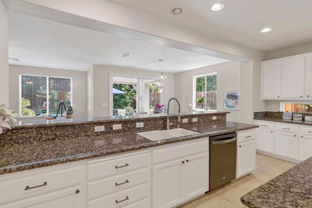 2133 Greatfield Dr, Roseville, CA 95747