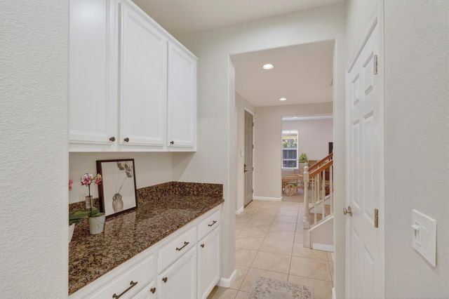 2133 Greatfield Dr, Roseville, CA 95747