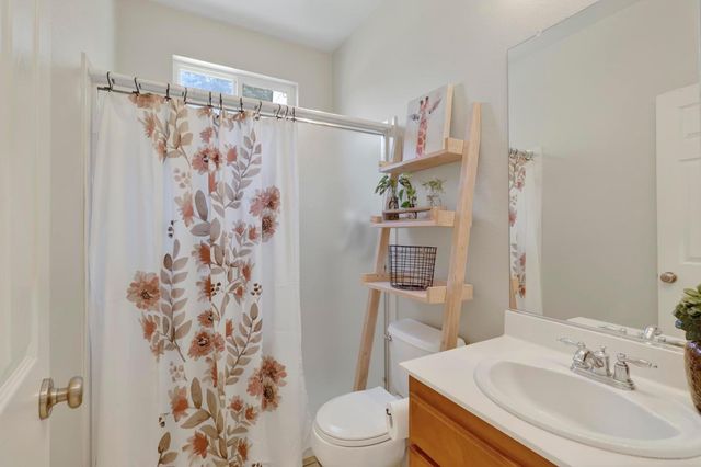 2133 Greatfield Dr, Roseville, CA 95747