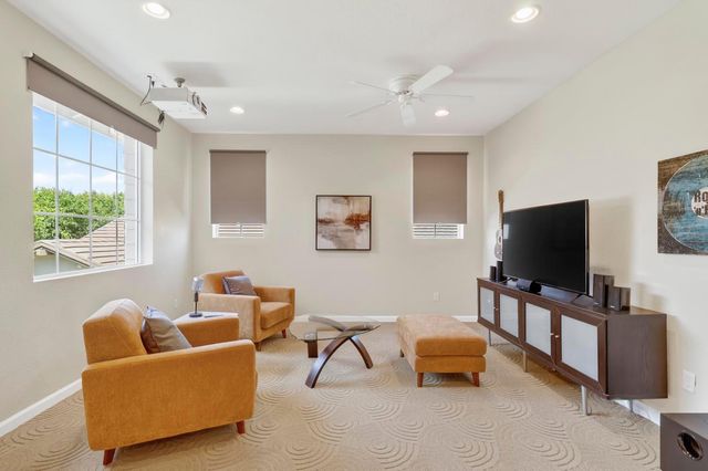 2133 Greatfield Dr, Roseville, CA 95747