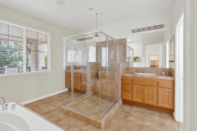 2133 Greatfield Dr, Roseville, CA 95747