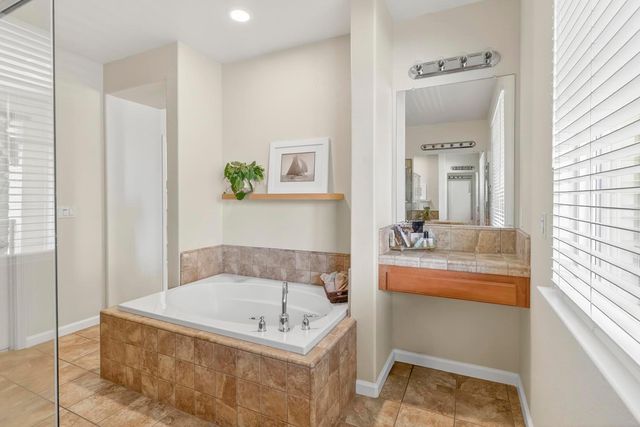2133 Greatfield Dr, Roseville, CA 95747