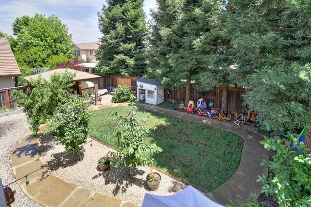 2133 Greatfield Dr, Roseville, CA 95747