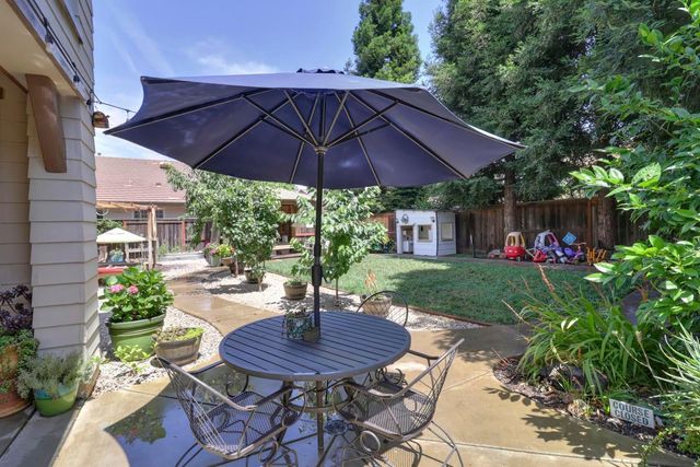2133 Greatfield Dr, Roseville, CA 95747