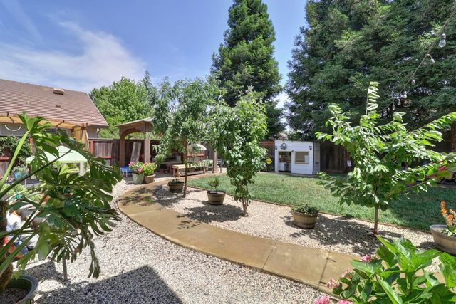 2133 Greatfield Dr, Roseville, CA 95747