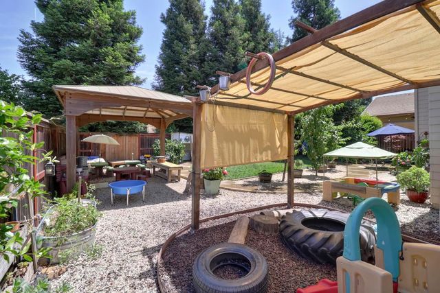 2133 Greatfield Dr, Roseville, CA 95747