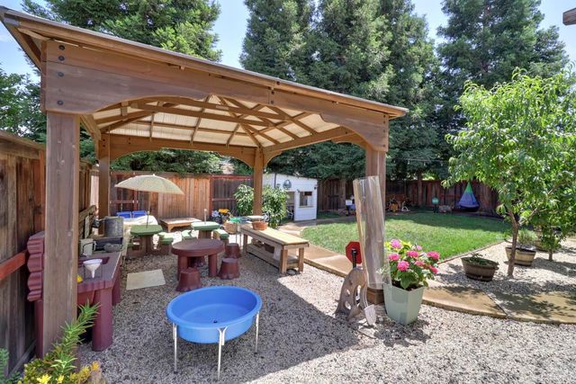 2133 Greatfield Dr, Roseville, CA 95747
